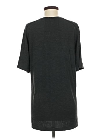 Lululemon Athletica Short Sleeve T-Shirt (view 2)
