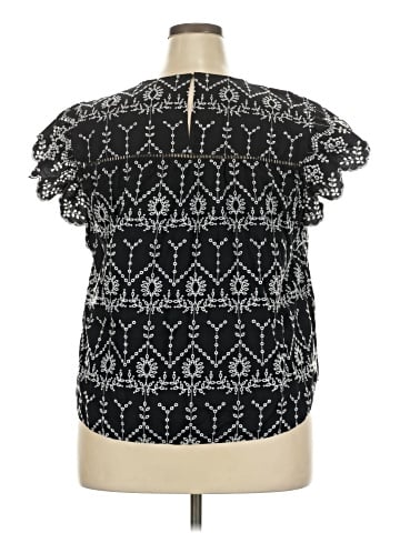 Crown & Ivy Short Sleeve Top (view 2)