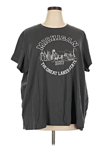 Maurices Short Sleeve T-Shirt (view 1)
