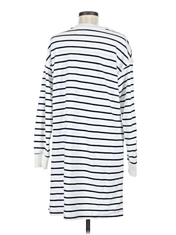 Old Navy Casual Dress (view 2)