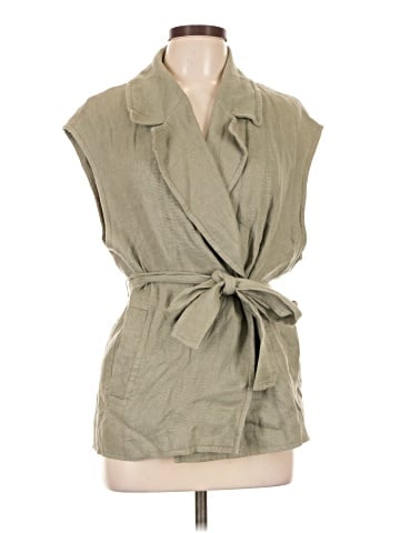 Zara Sleeveless Button-Down Shirt (view 1)