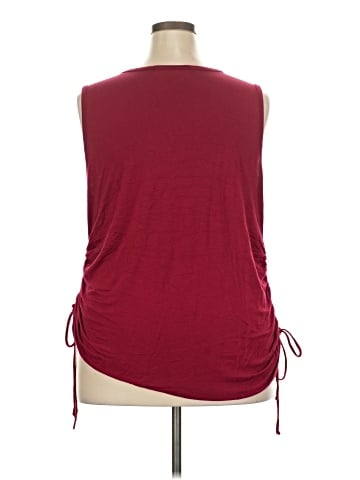 Socialite Sleeveless Top (view 2)