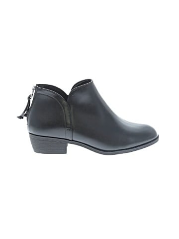 Journee Collection Ankle Boots (view 1)