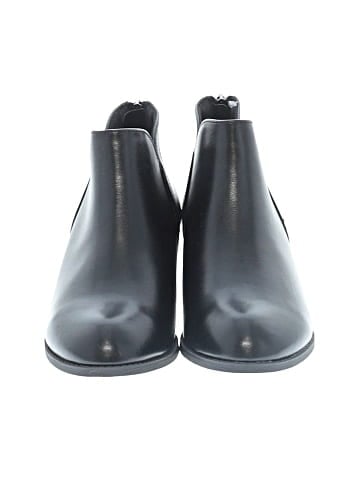 Journee Collection Ankle Boots (view 2)