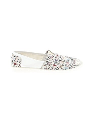 Unbranded Flats (view 1)