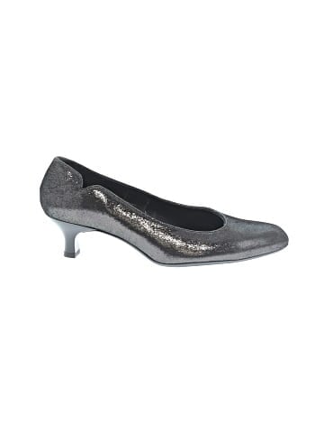 Ara Heels (view 1)
