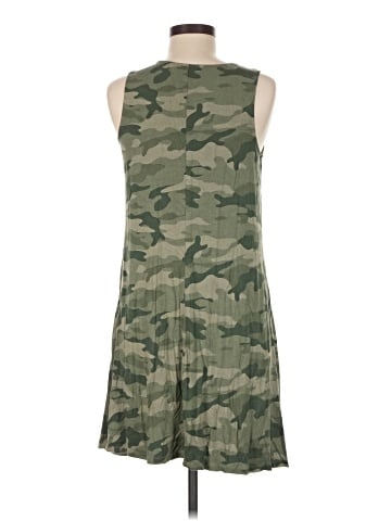 Old Navy Casual Dress (view 2)