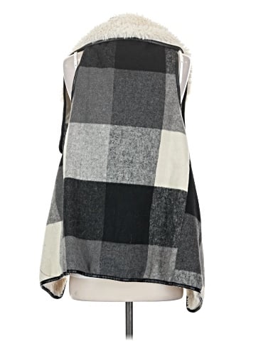 Me Jane Faux Fur Vest (view 2)