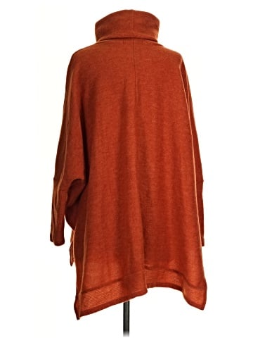 Impressions Poncho (view 2)