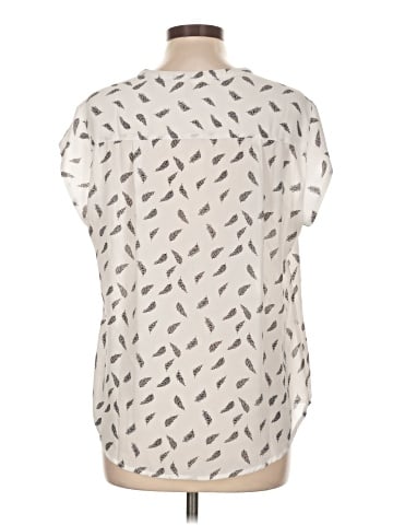 Fun2Fun Short Sleeve Blouse (view 2)
