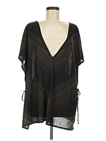 J Valdi Poncho (view 1)