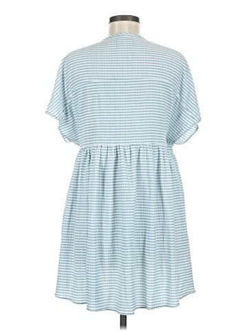 Urban Outfitters Casual Dress (view 2)