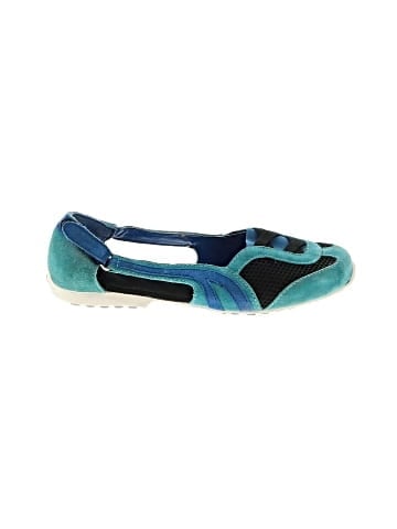 Unbranded Flats (view 1)