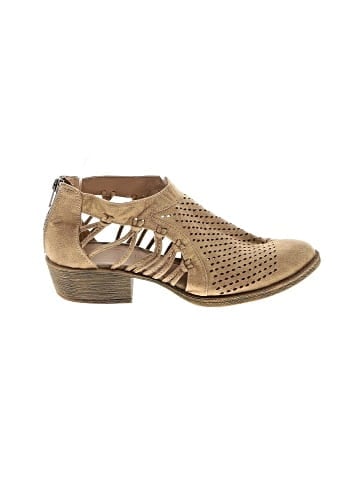 COCONUTS by Matisse Ankle Boots (view 1)