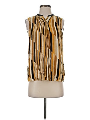 Massimo Dutti Sleeveless Button-Down Shirt (view 1)