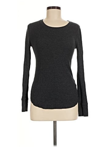 Old Navy Long Sleeve T-Shirt (view 1)