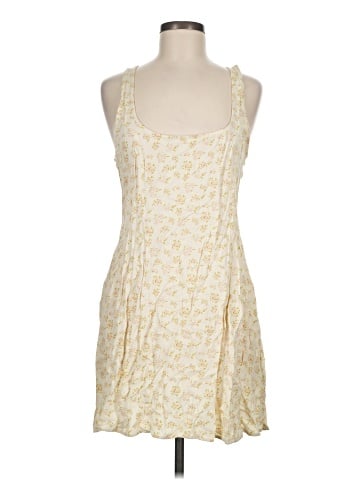 Urban Outfitters Casual Dress (view 1)