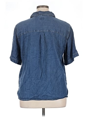 Levi's Short Sleeve Button-Down Shirt (view 2)