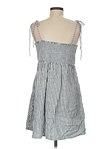 Old Navy Casual Dress (view 2)