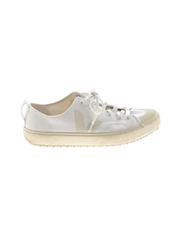 VEJA Sneakers (view 1)