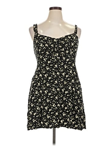 Old Navy Casual Dress (view 1)
