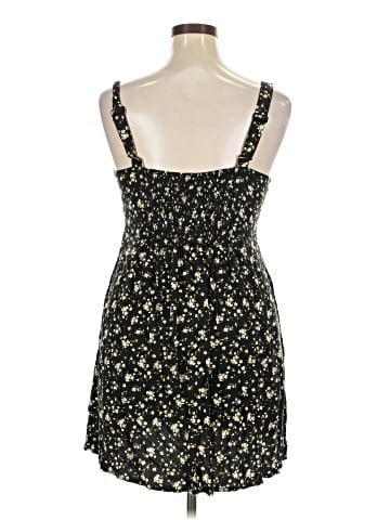 Old Navy Casual Dress (view 2)