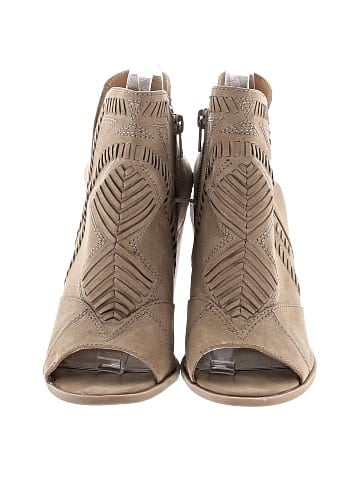 Universal Thread Ankle Boots (view 2)