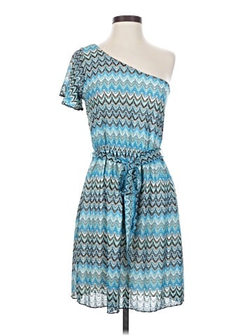 Star Vixen Casual Dress (view 1)