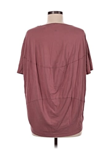 Lululemon Athletica Short Sleeve T-Shirt (view 2)
