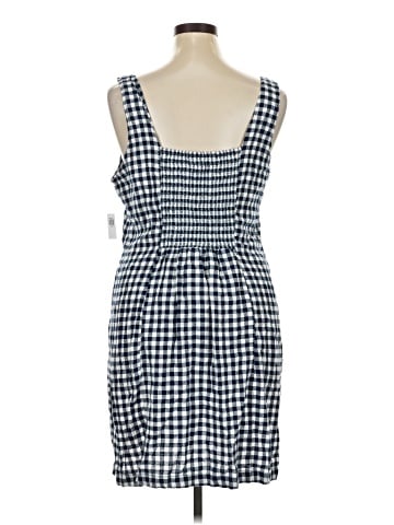Old Navy Casual Dress (view 2)