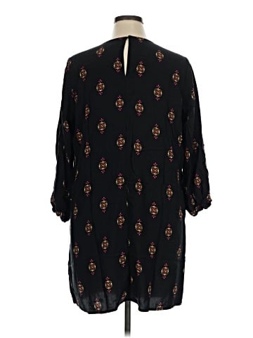 Old Navy Casual Dress (view 2)