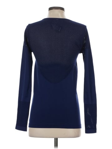 Fabletics Long Sleeve T-Shirt (view 2)