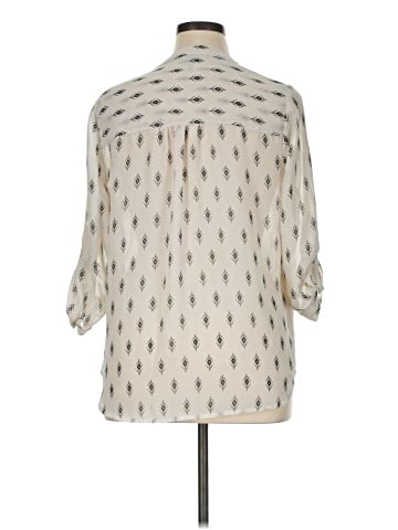 Maurices 3/4 Sleeve T-Shirt (view 2)