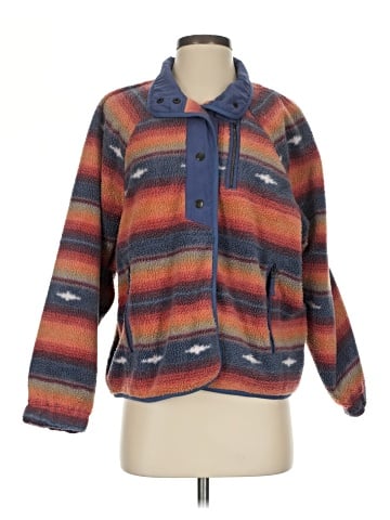 American Eagle Outfitters Pullover Sweater (view 1)