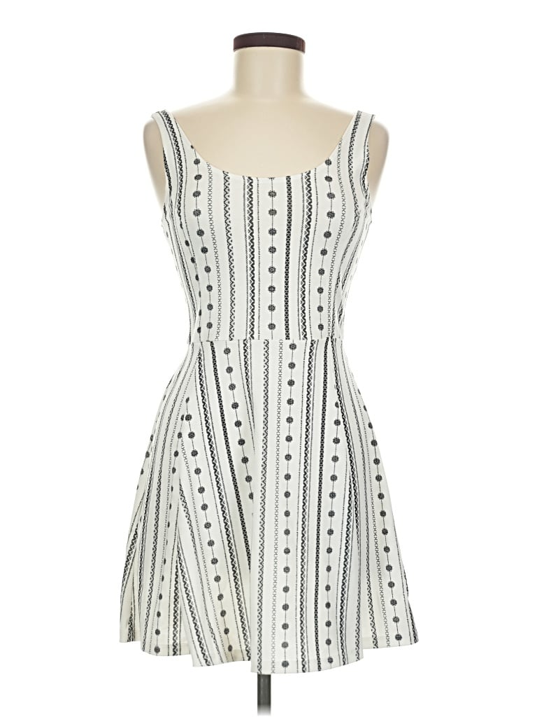 Pre-owned Divided By H&m Casual Dress In White