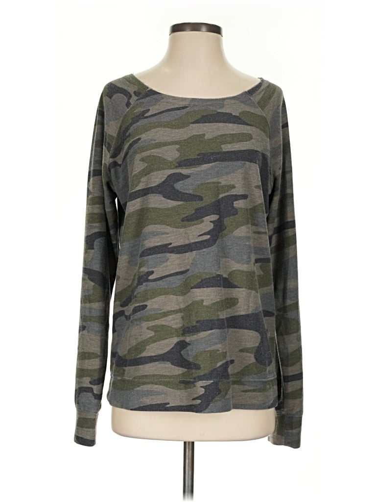 Pre-owned Maurices Long Sleeve T-shirt In Green