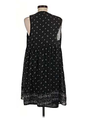Old Navy Sleeveless Blouse (view 2)