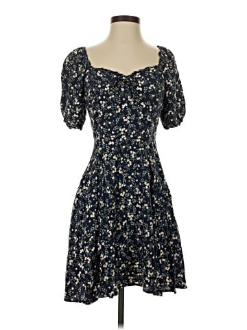 Old Navy Casual Dress (view 1)