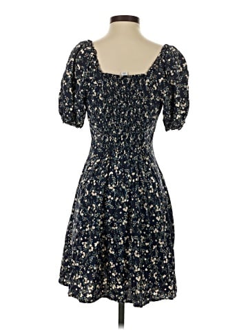Old Navy Casual Dress (view 2)