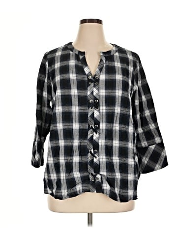 Skies Are Blue 3/4 Sleeve Button-Down Shirt (view 1)