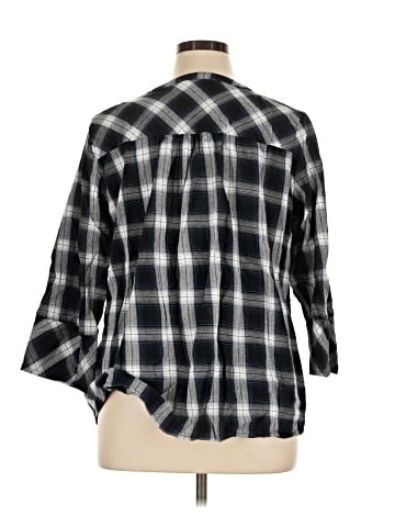 Skies Are Blue 3/4 Sleeve Button-Down Shirt (view 2)