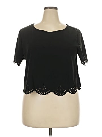 Shein Short Sleeve T-Shirt (view 1)