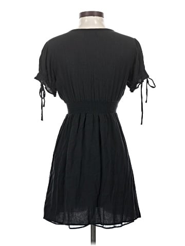 Urban Outfitters Casual Dress (view 2)