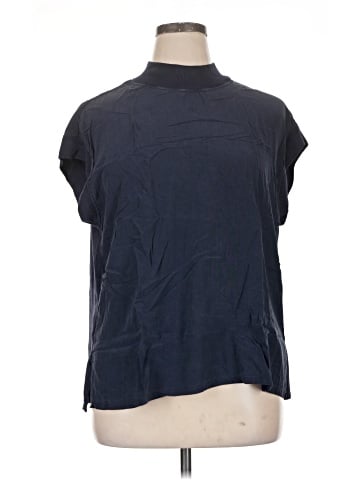 Athleta Short Sleeve Top (view 1)