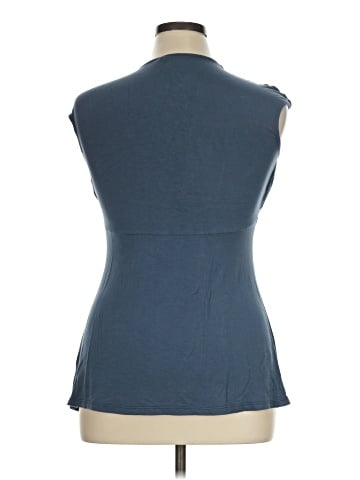 Dismero Sleeveless Blouse (view 2)