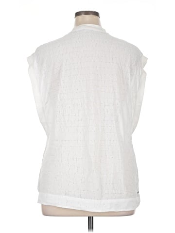 Nike Sleeveless T-Shirt (view 2)