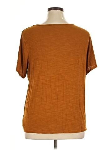 Old Navy Short Sleeve T-Shirt (view 2)
