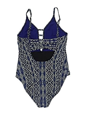 La Blanca One Piece Swimsuit (view 2)