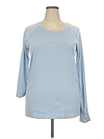Lululemon Athletica 3/4 Sleeve T-Shirt (view 1)