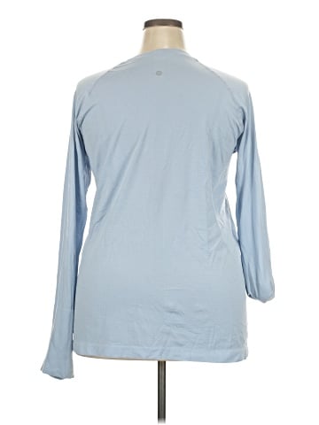 Lululemon Athletica 3/4 Sleeve T-Shirt (view 2)